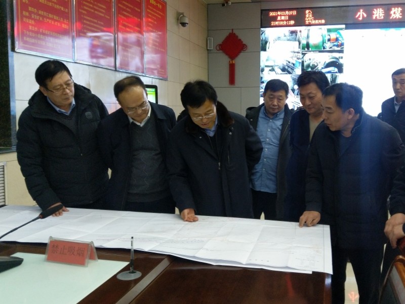 3月7日21时至8日2时,山东煤矿安全监察局党组书记,局长辛广龙带队