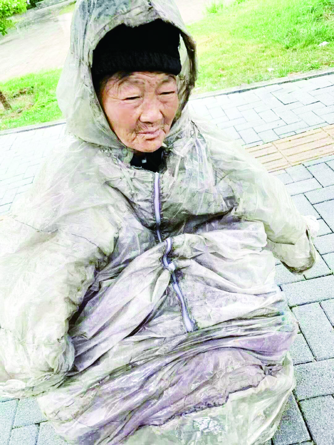 李兰女儿完成了送母亲去医院的心愿,也结束了老人多年流落街头的生活