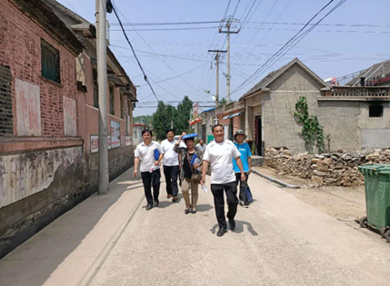 化马湾乡扶贫专班凝心聚力助力脱贫攻坚