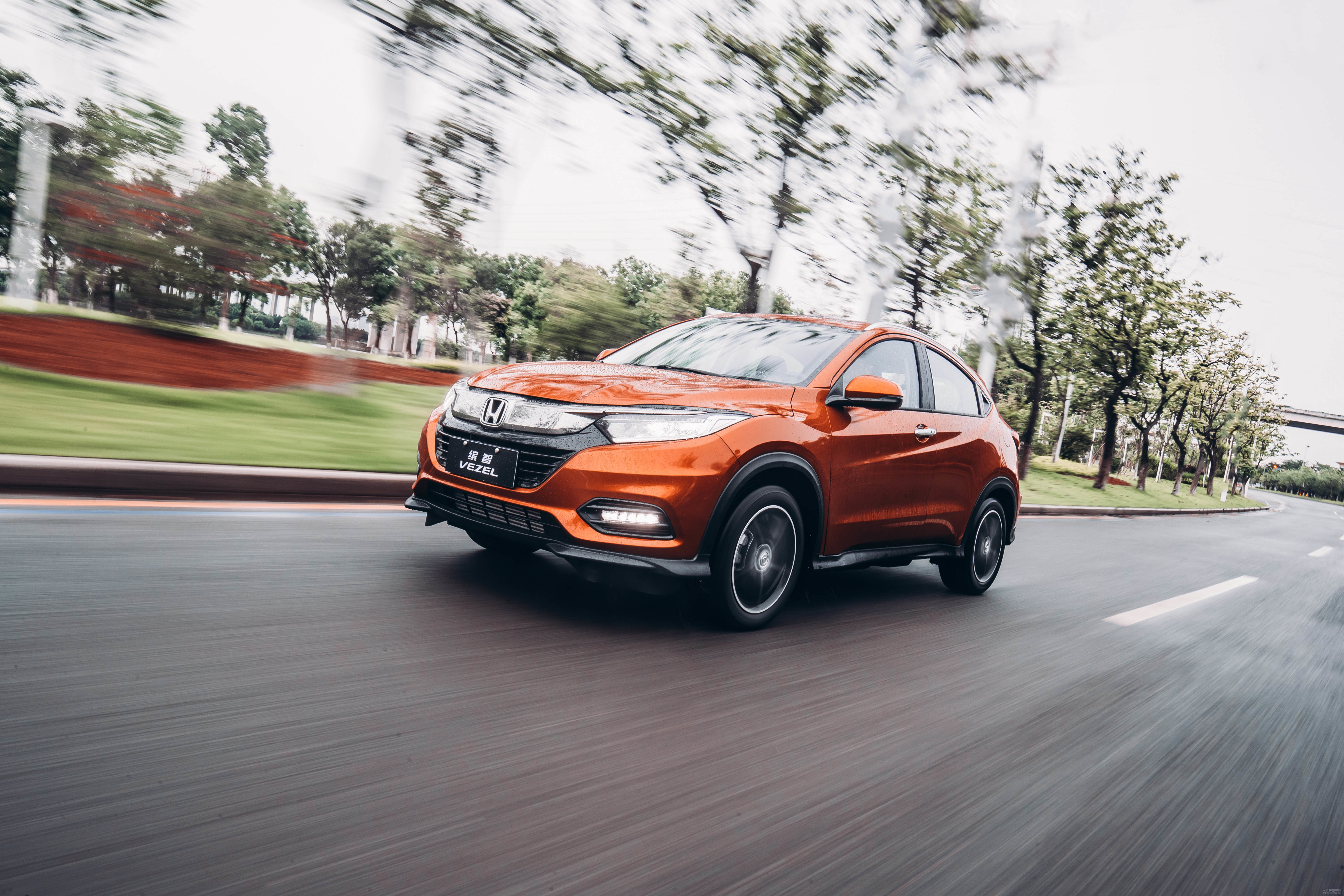 18万元本田缤智国产t-roc探歌基本保留了海外版车型的外观设计,采用了