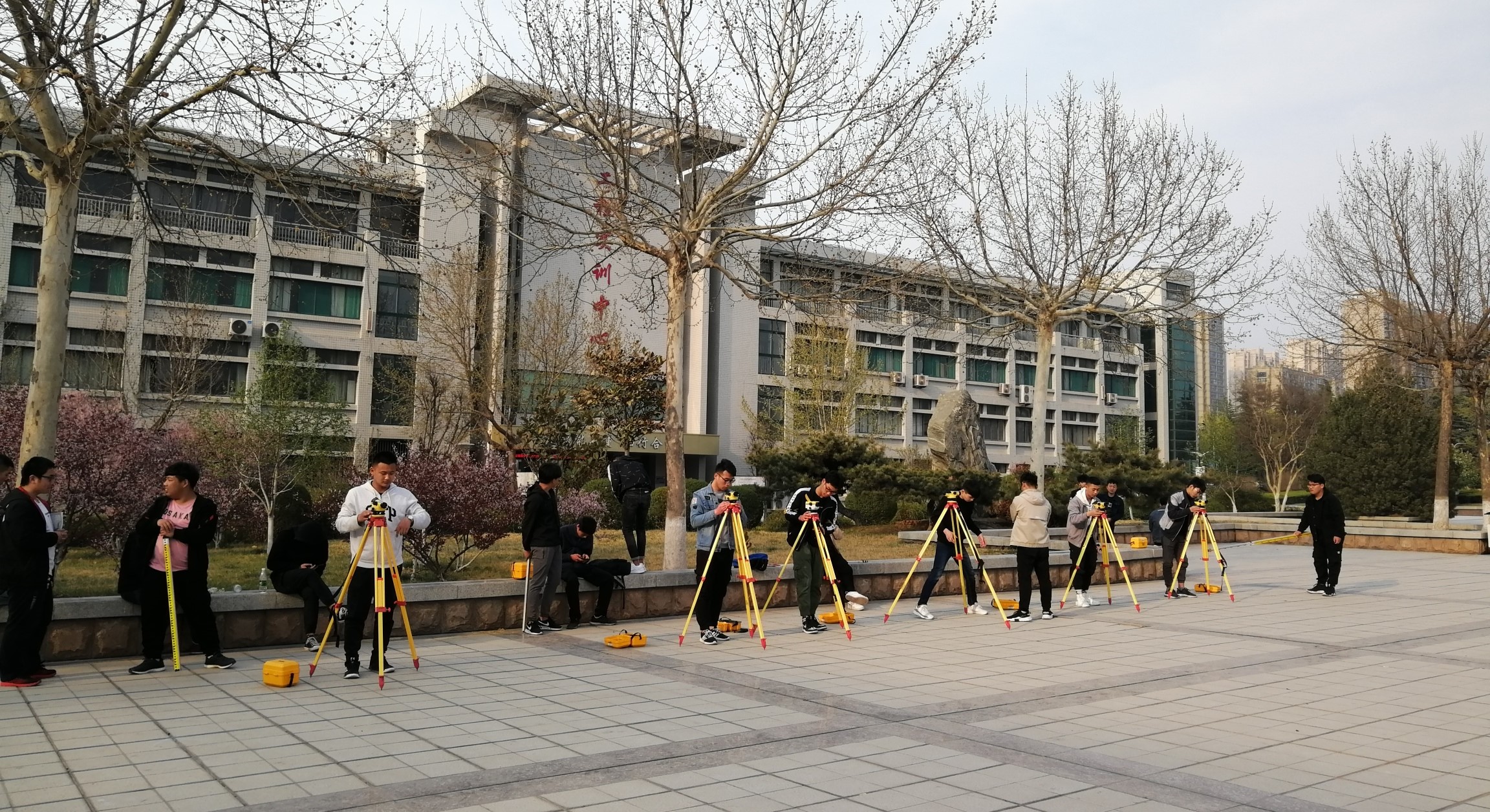 济南工程职业技术学院道路桥梁工程技术专业，这是个省级特色专业