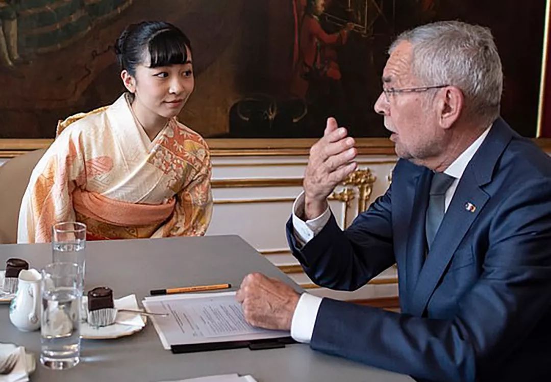 日本最美公主外交處女秀醜了千年的天皇家族顏值為何止跌企穩