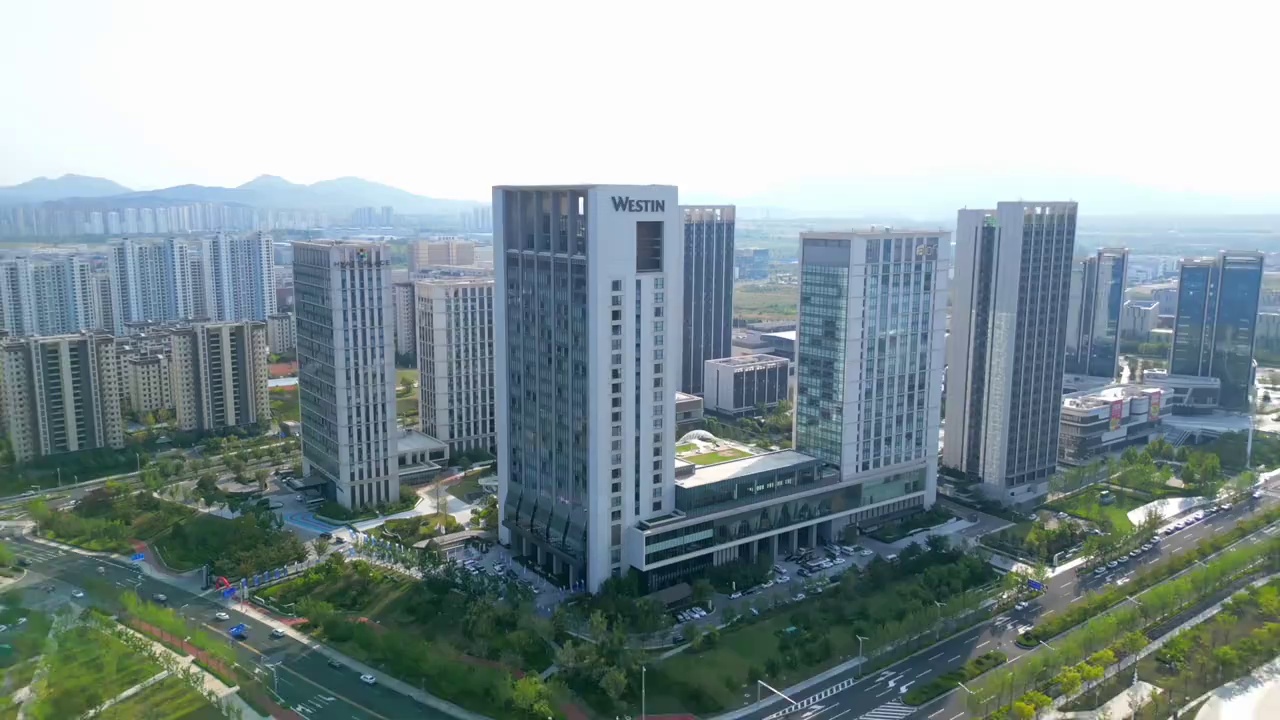 9月16日-17日，由烟台财金集团主办，投中信息、昆嵛资本联合承办的“2026·黄渤海创新创业投资大会”在山东烟台隆重举行。大会以“激荡与共生——构建创新创业投资高质量发展新生态”为主题，共探北方创投发展新机遇，擘画资本与产业深度融合新图景。