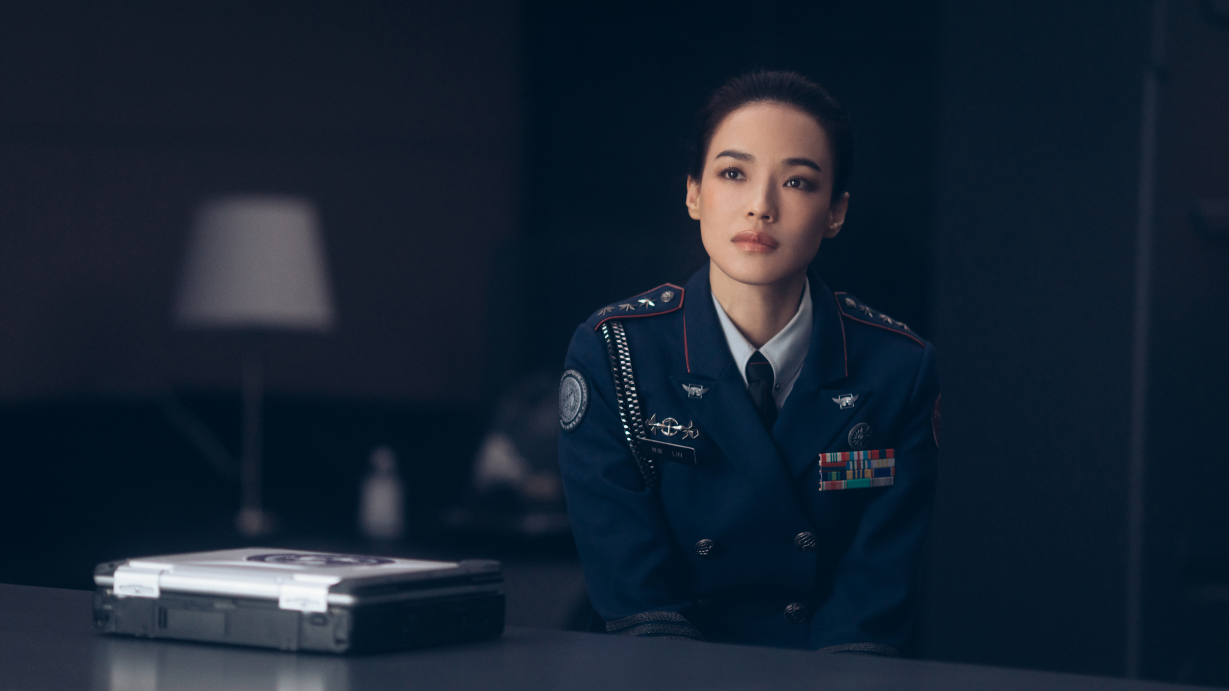 《上海堡垒》幕后:一条短信,链接舒淇和鹿晗角色的情感羁绊-齐鲁晚报