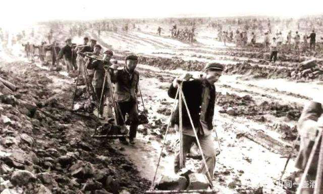 上河工冬日里曾经用肩膀挑出那些大河