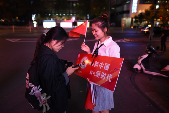 如果给你一个对祖国表白的机会，你最想对她祝福什么
