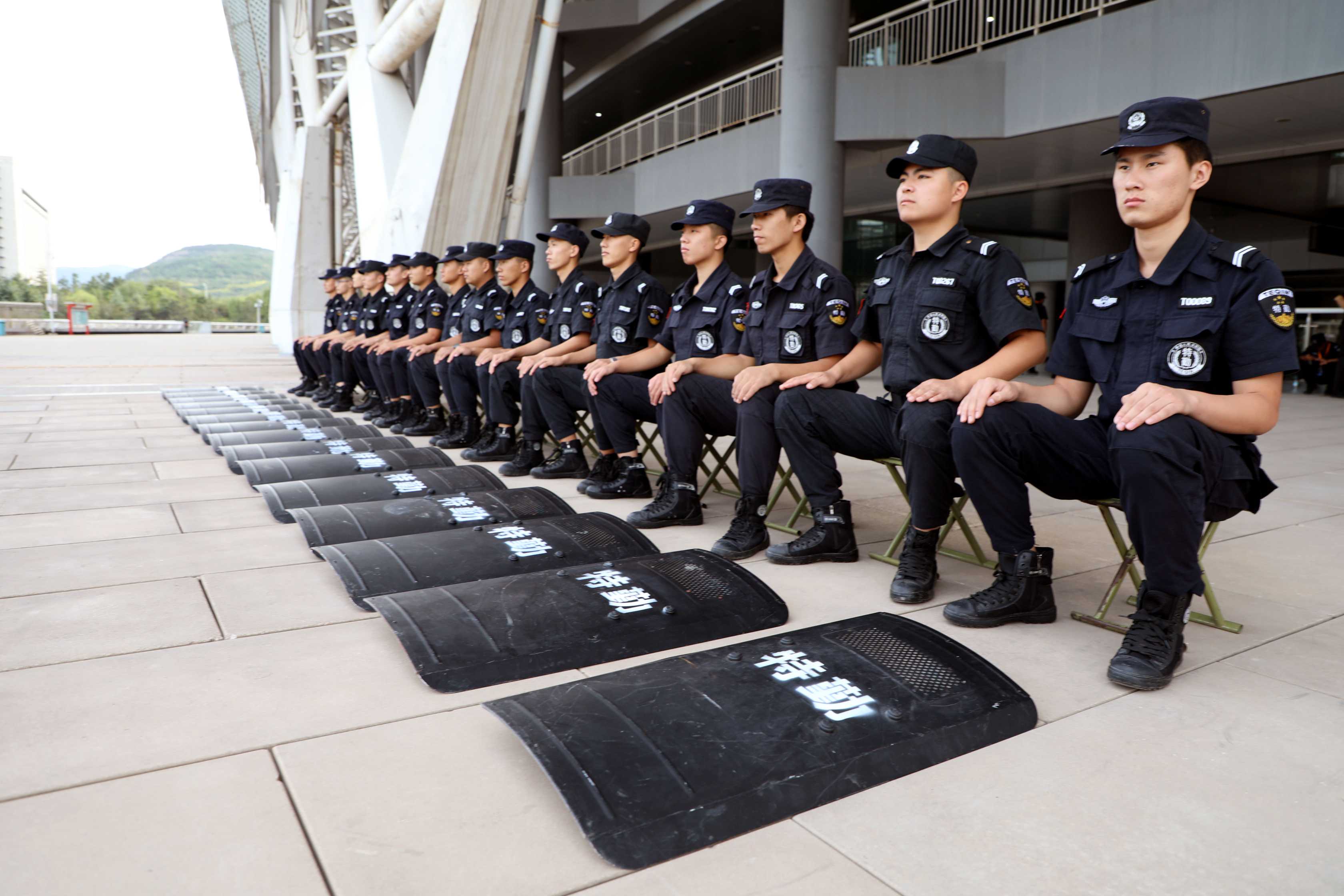 特保大队开始招募保安员,主要是担负演唱会,足球赛等大型活动警卫任务