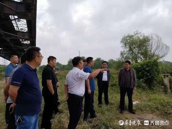 天桥区区委书记韩伟和区长亓伟现场调度黄河防汛工作