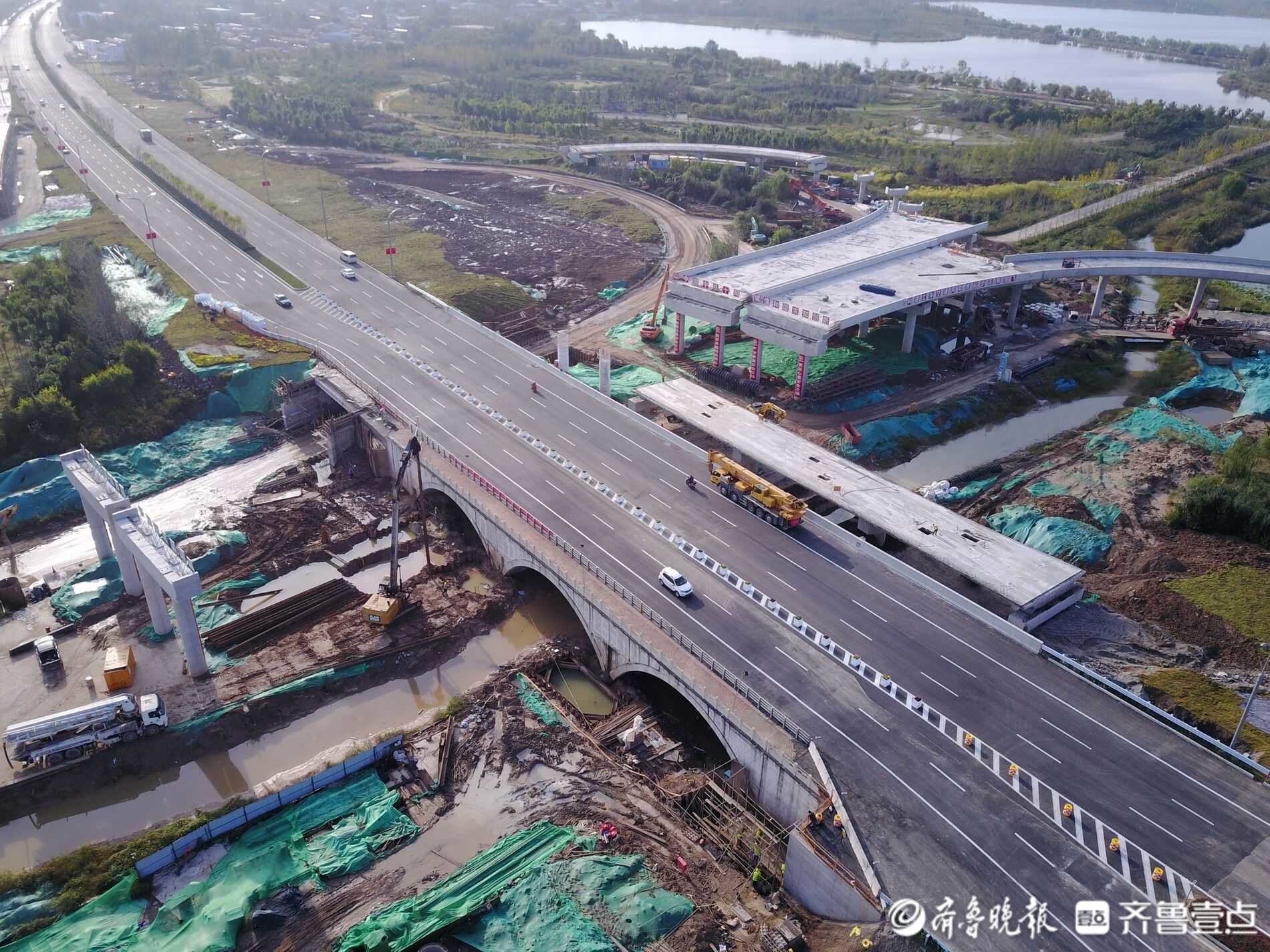 济泺路黄河隧道北正建叶型互通立交，将牵手隧道与4条国省道