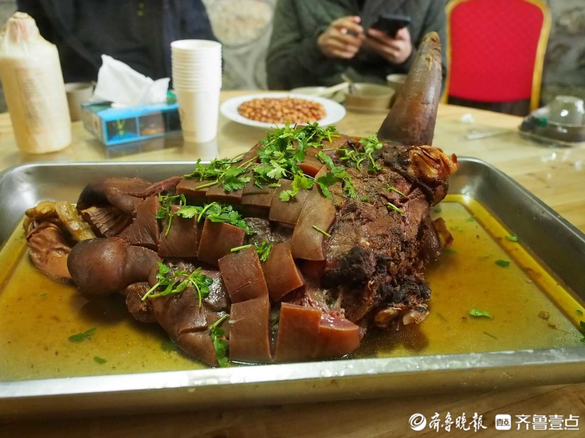 济南南山景区,入冬火了牛头宴-齐鲁晚报·齐鲁壹点