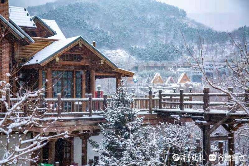 大雪降落济南南山，瞬间塑出人间仙境