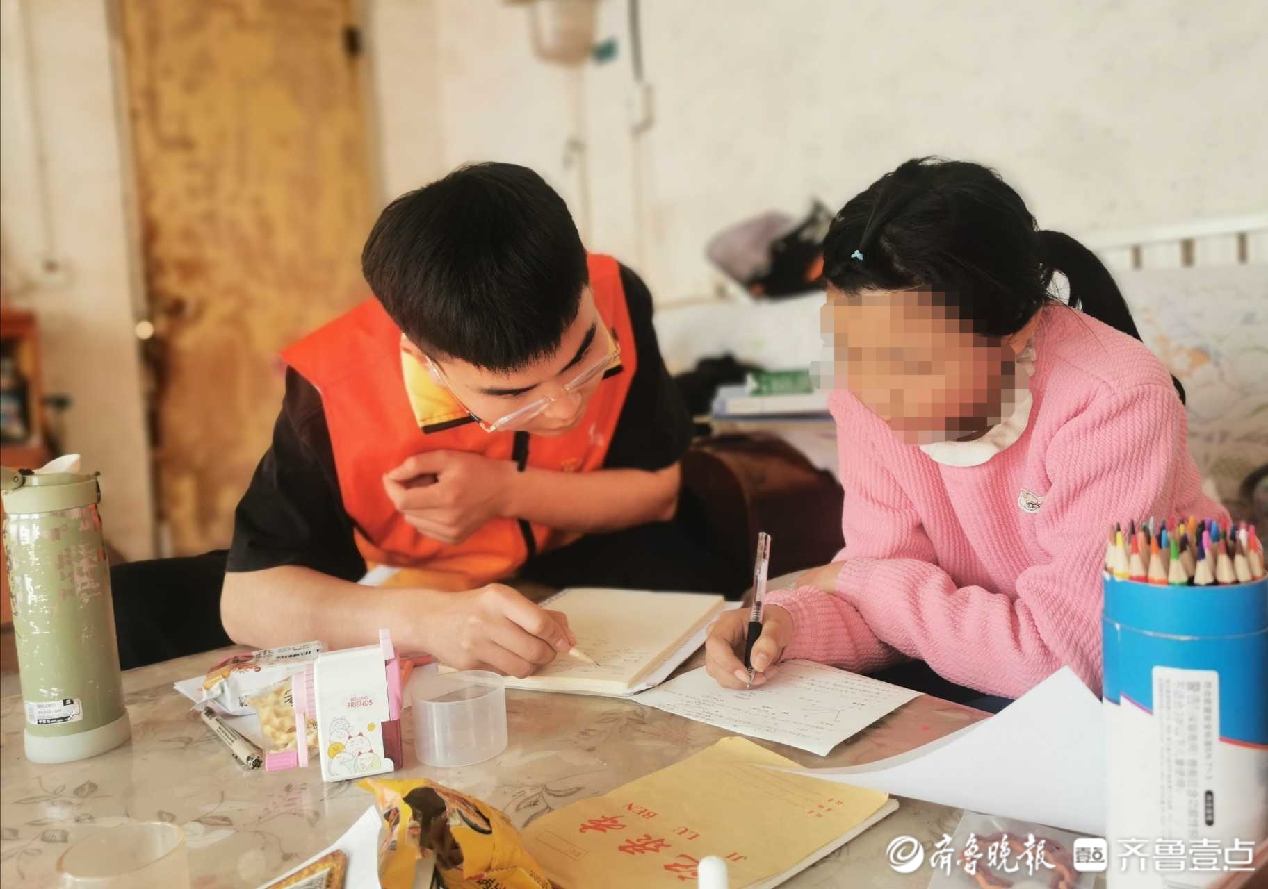 微光成炬，向阳而生！山东青年政治学院志愿者开展学雷锋公益活动