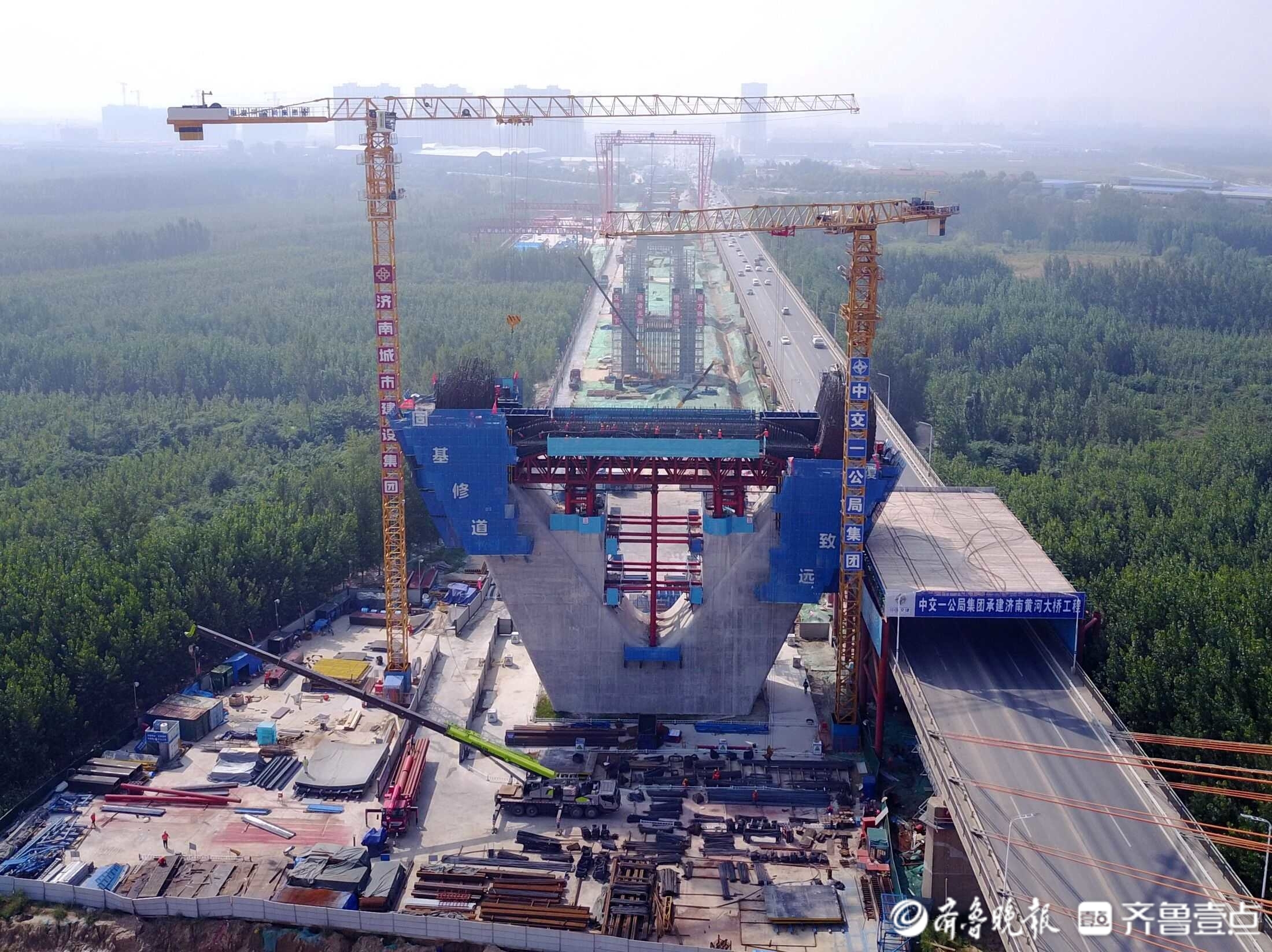 济南黄河大桥扩建最新进展：南北两个主桥塔浇筑达到新高度