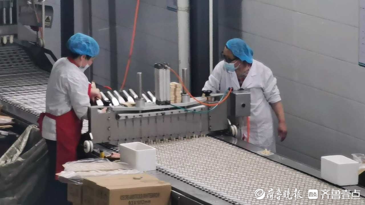 雪糕厂女工工作图片图片