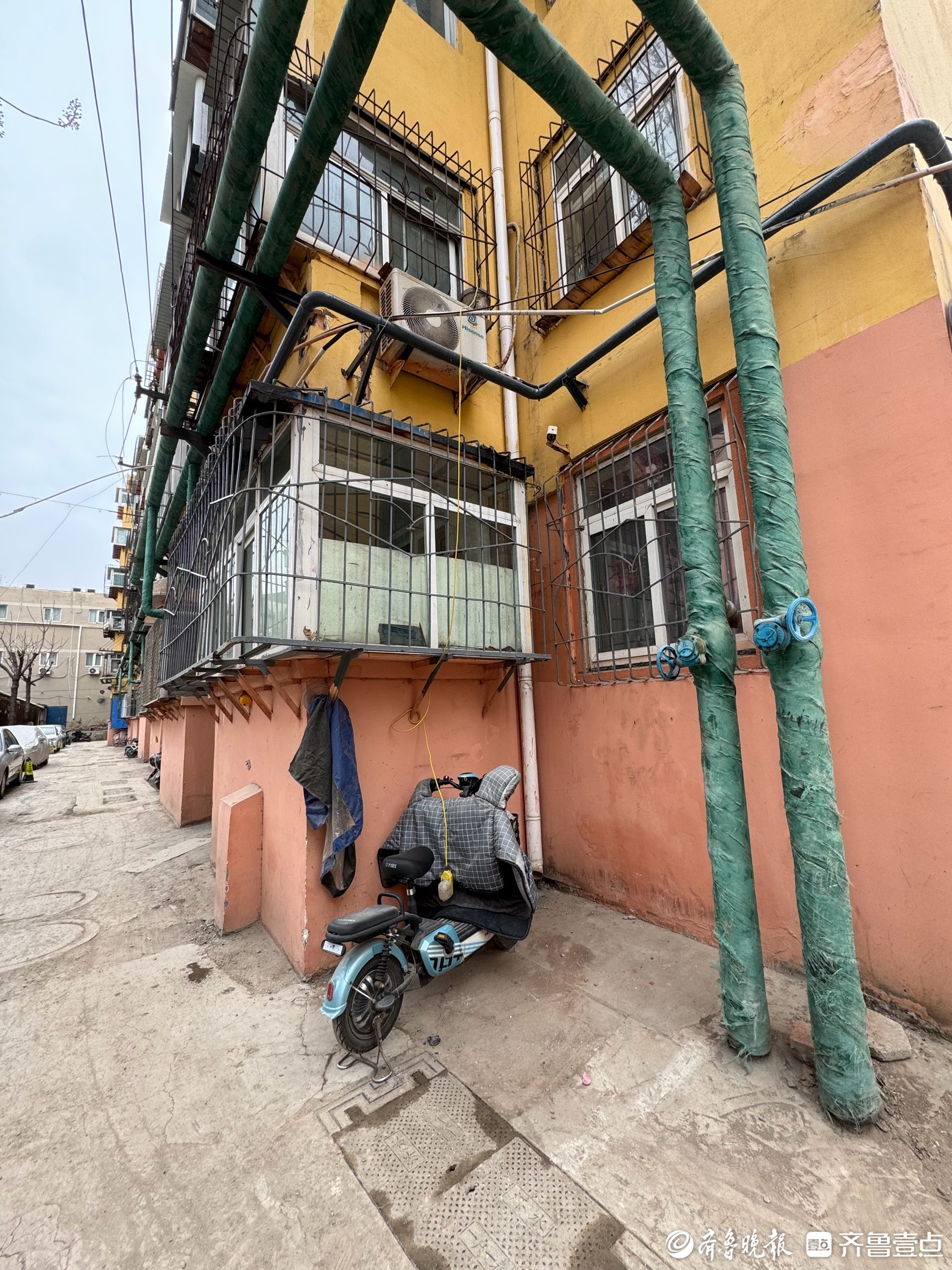 壹点调查|“人在路上走 网在头顶游”，“飞线充电”何时休？