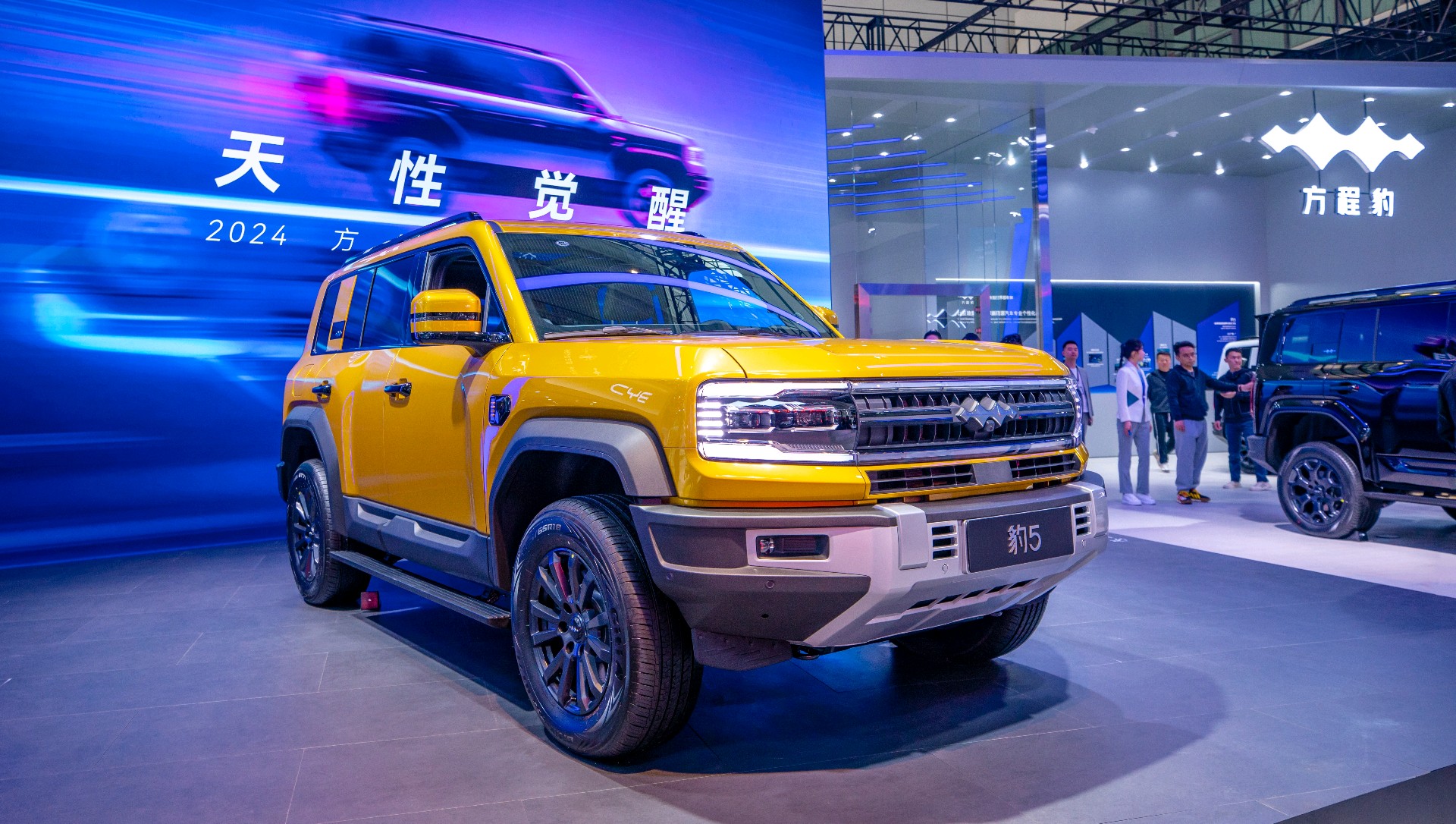 情报员拍客团|工作日逛齐鲁车展！现场依旧人气高涨，热闹非凡