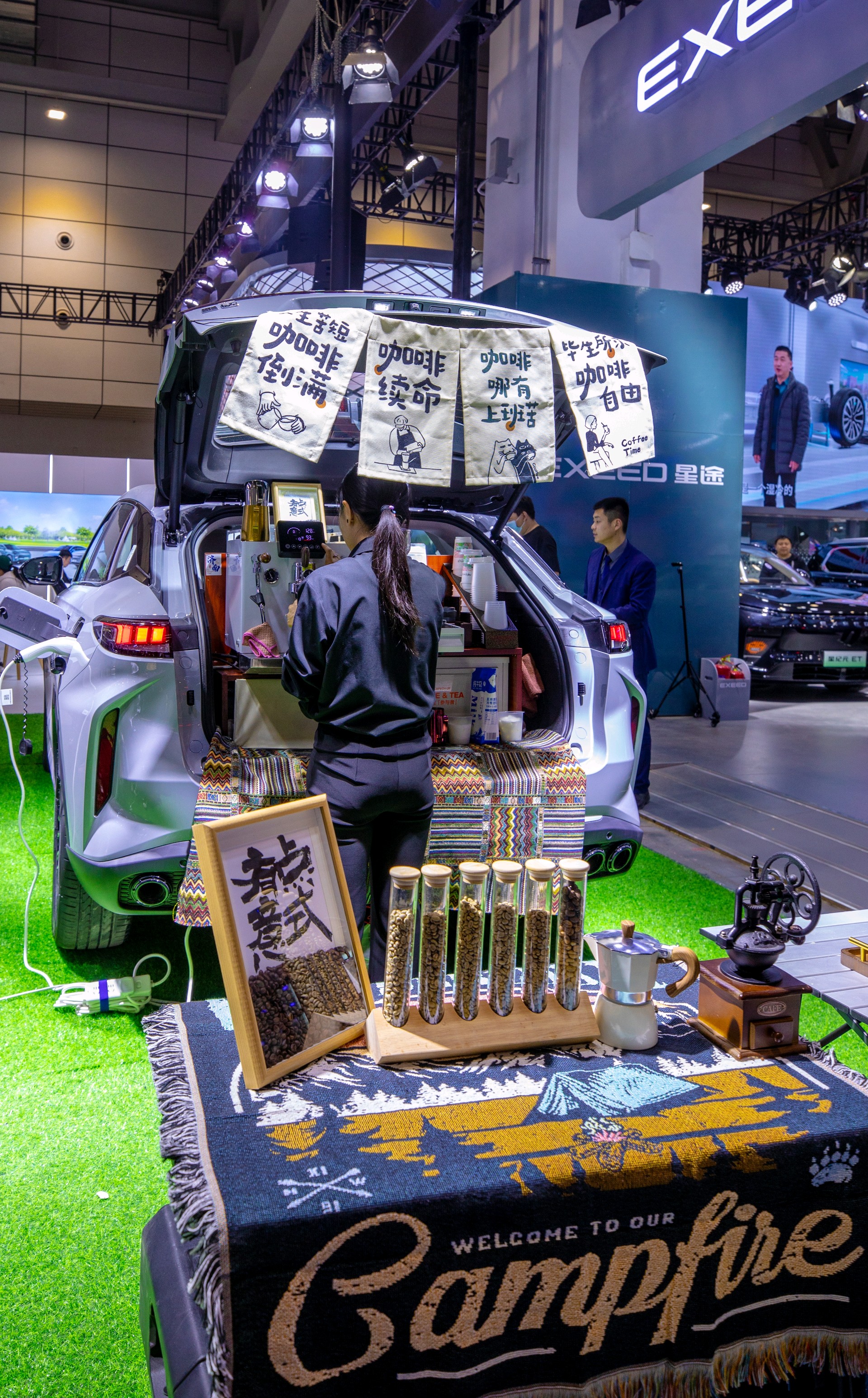 情报员拍客团|工作日逛齐鲁车展！现场依旧人气高涨，热闹非凡