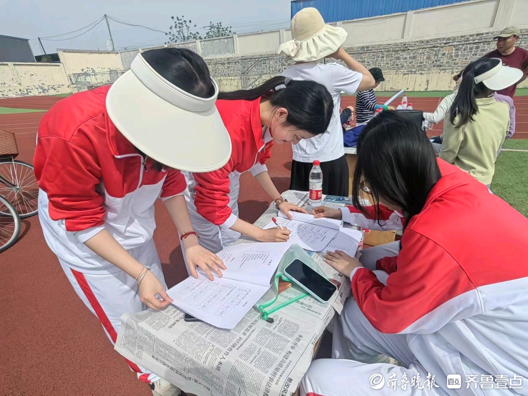 用爱播撒人间,齐鲁师范学院爱心社志愿者用行动践行青春力量