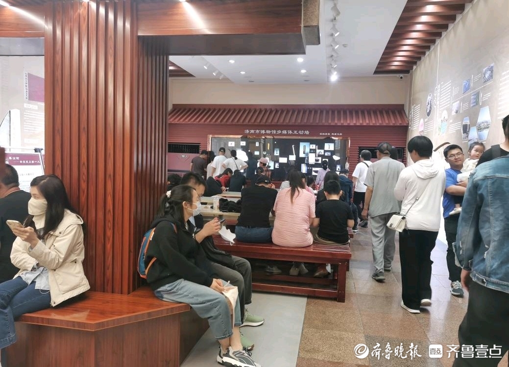 “文博游”持续升温，济南市博物馆五一假期迎来参观热潮