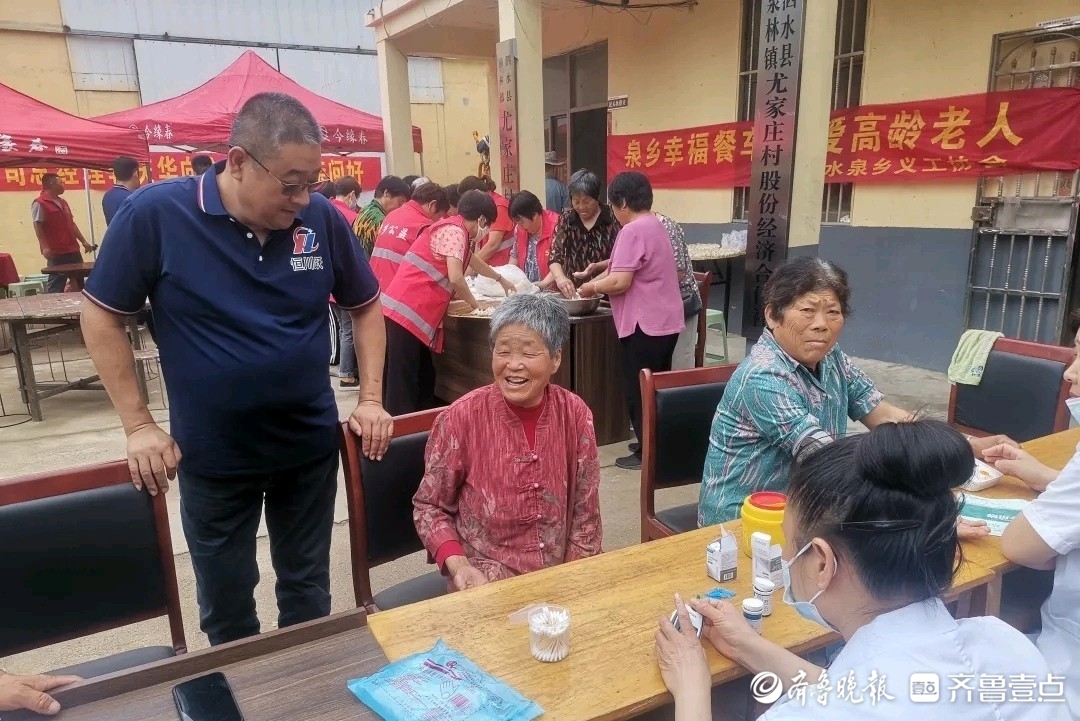 5月26日上午,济宁泗水县泉乡义工协会泉乡"幸福餐车"爱心团队前往