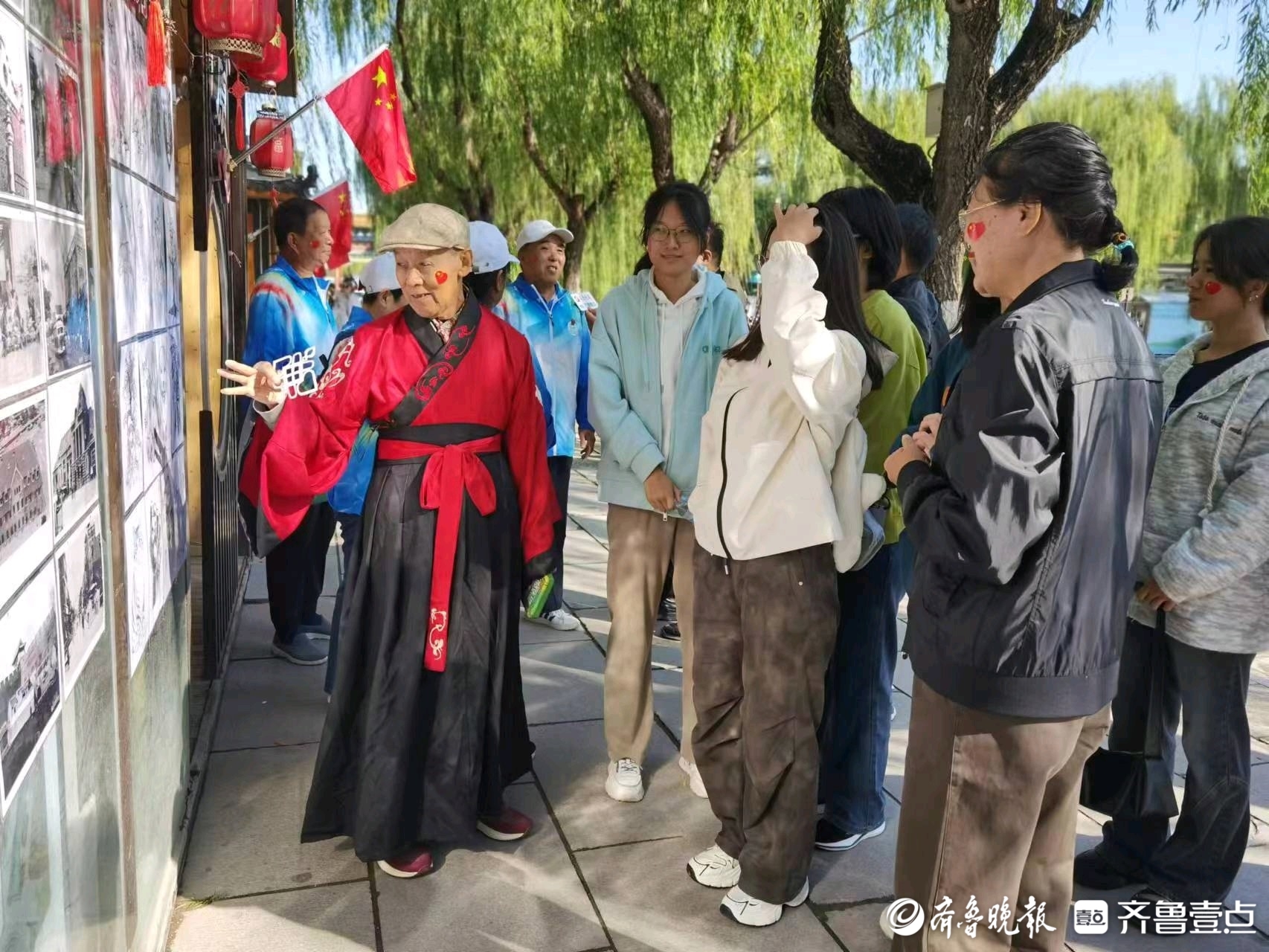 壹点公益｜为外地游客提供服务，大学生志愿者在行动