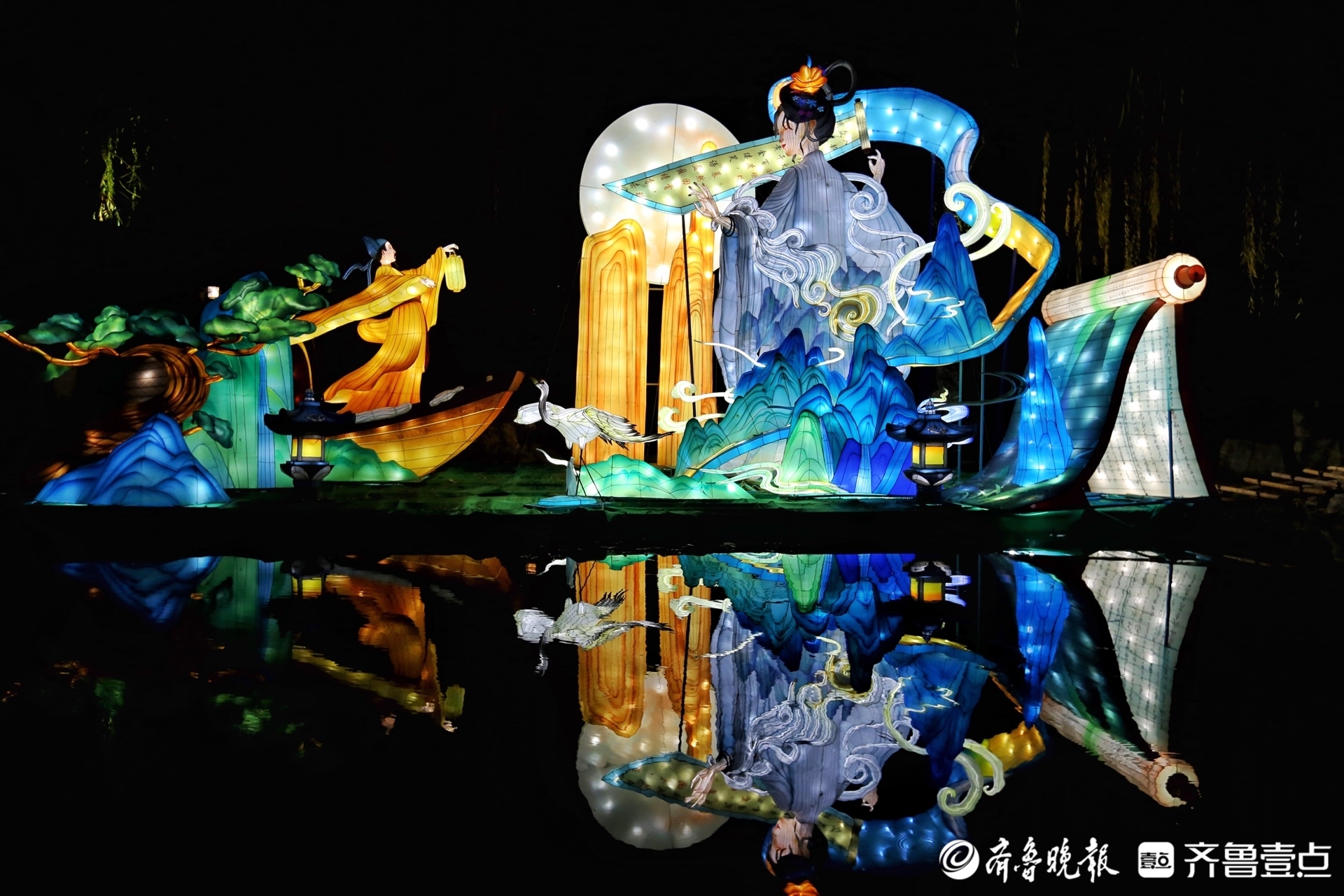 穿越山水终得相遇，“千百度”花灯亮相漱玉泉上