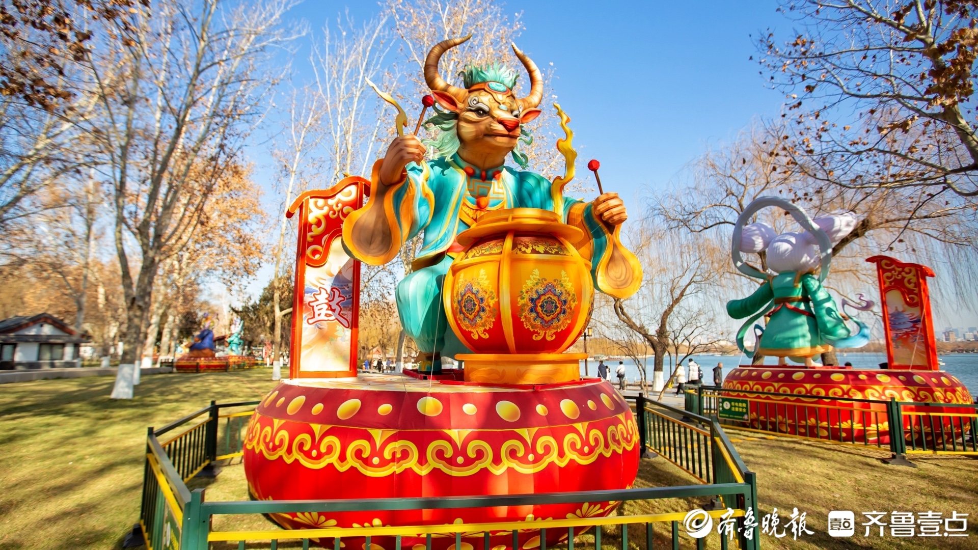 天下第一泉迎春花灯会上新，“生肖十二乐坊”花灯组奏响迎春序曲