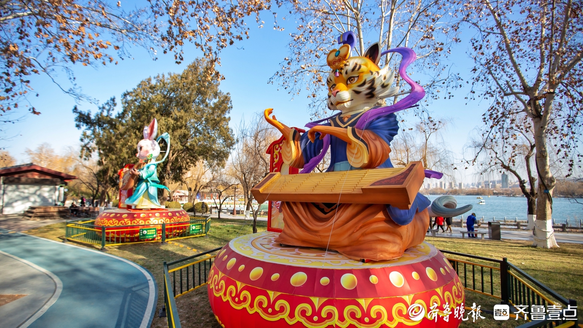 天下第一泉迎春花灯会上新，“生肖十二乐坊”花灯组奏响迎春序曲