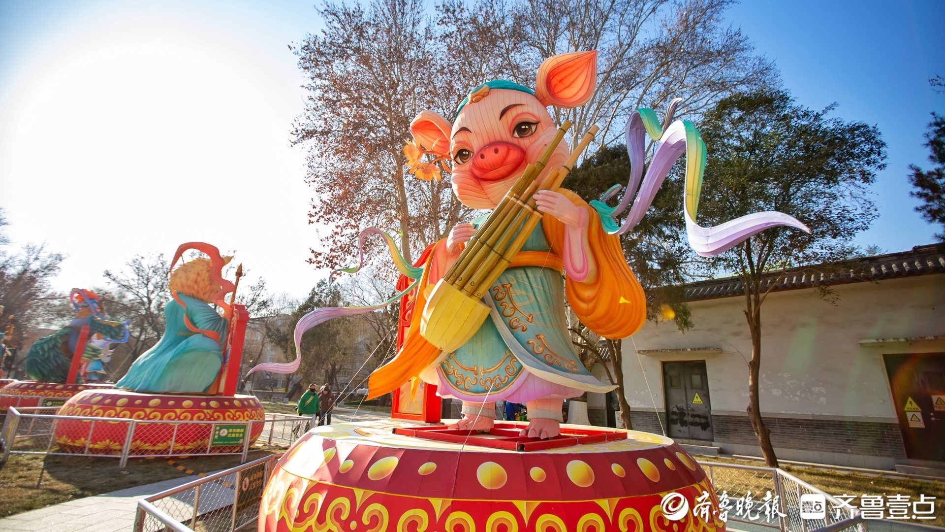 天下第一泉迎春花灯会上新，“生肖十二乐坊”花灯组奏响迎春序曲