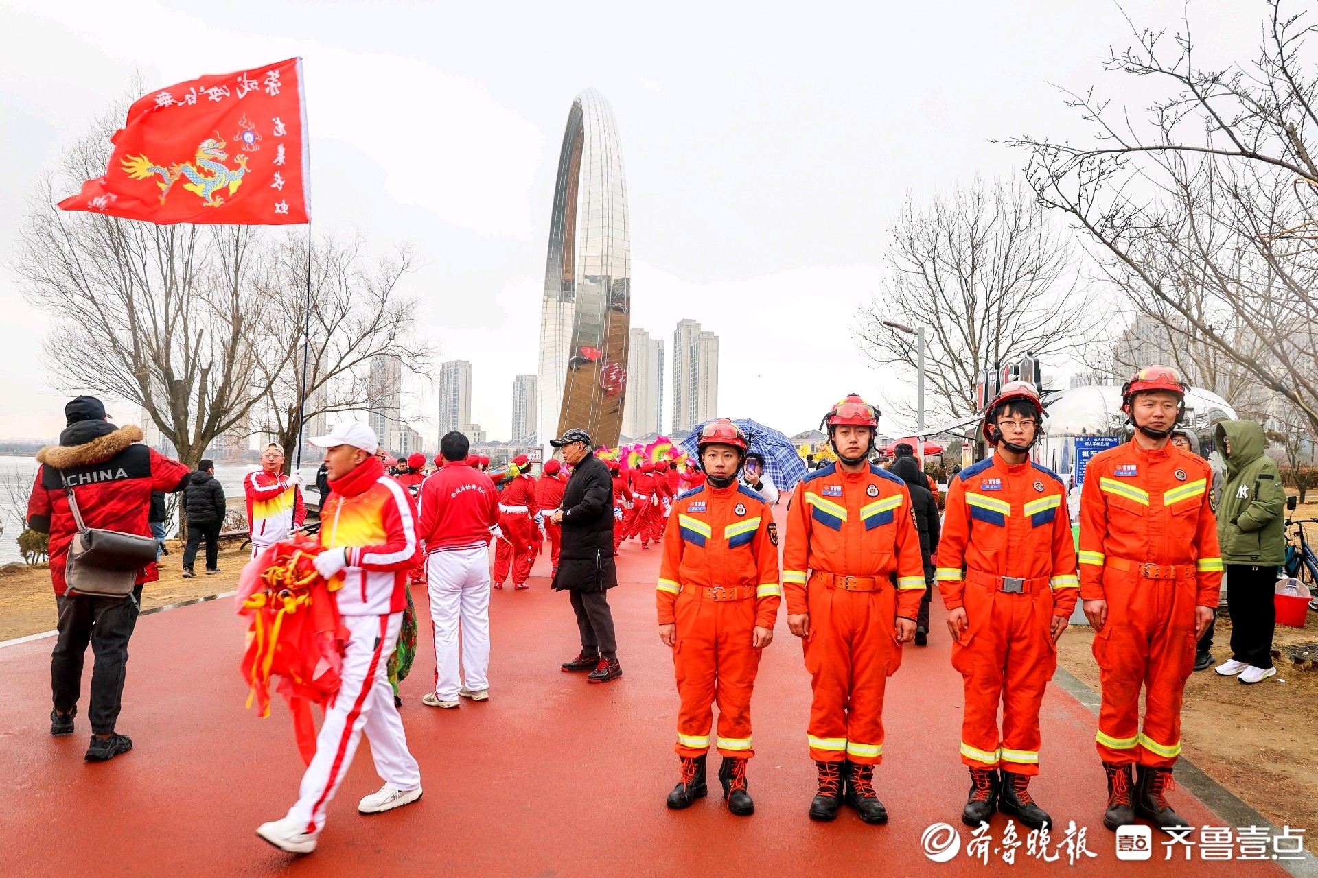 元宵佳节“火焰蓝”在行动
山东消防多措并举守护万家灯火