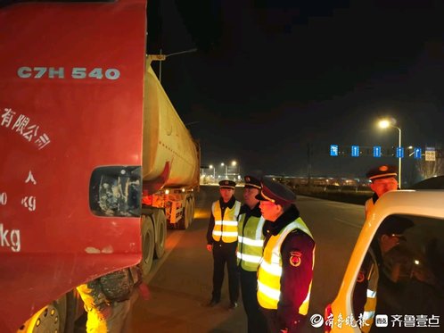 济南长清城管:20天查处9起建筑垃圾违法违规运输行为