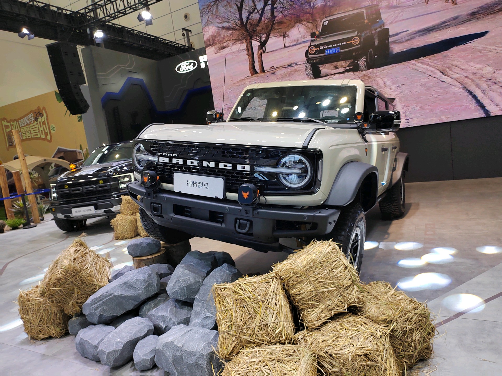 壹点拍客团|吸睛又狂野！齐鲁春季车展越野车霸气十足，你爱了吗