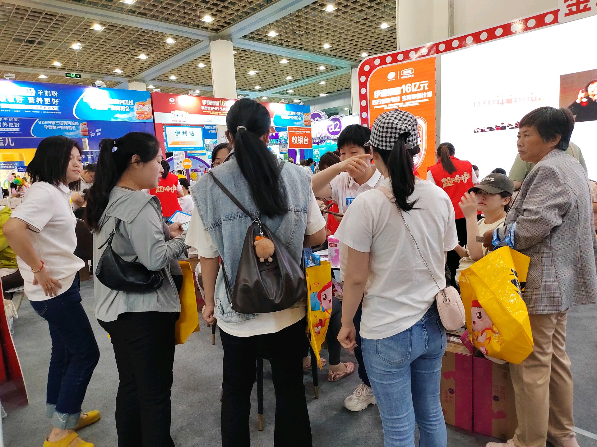 壹点拍客团|热闹非凡！孕婴童博览会最后一天，快来薅羊毛