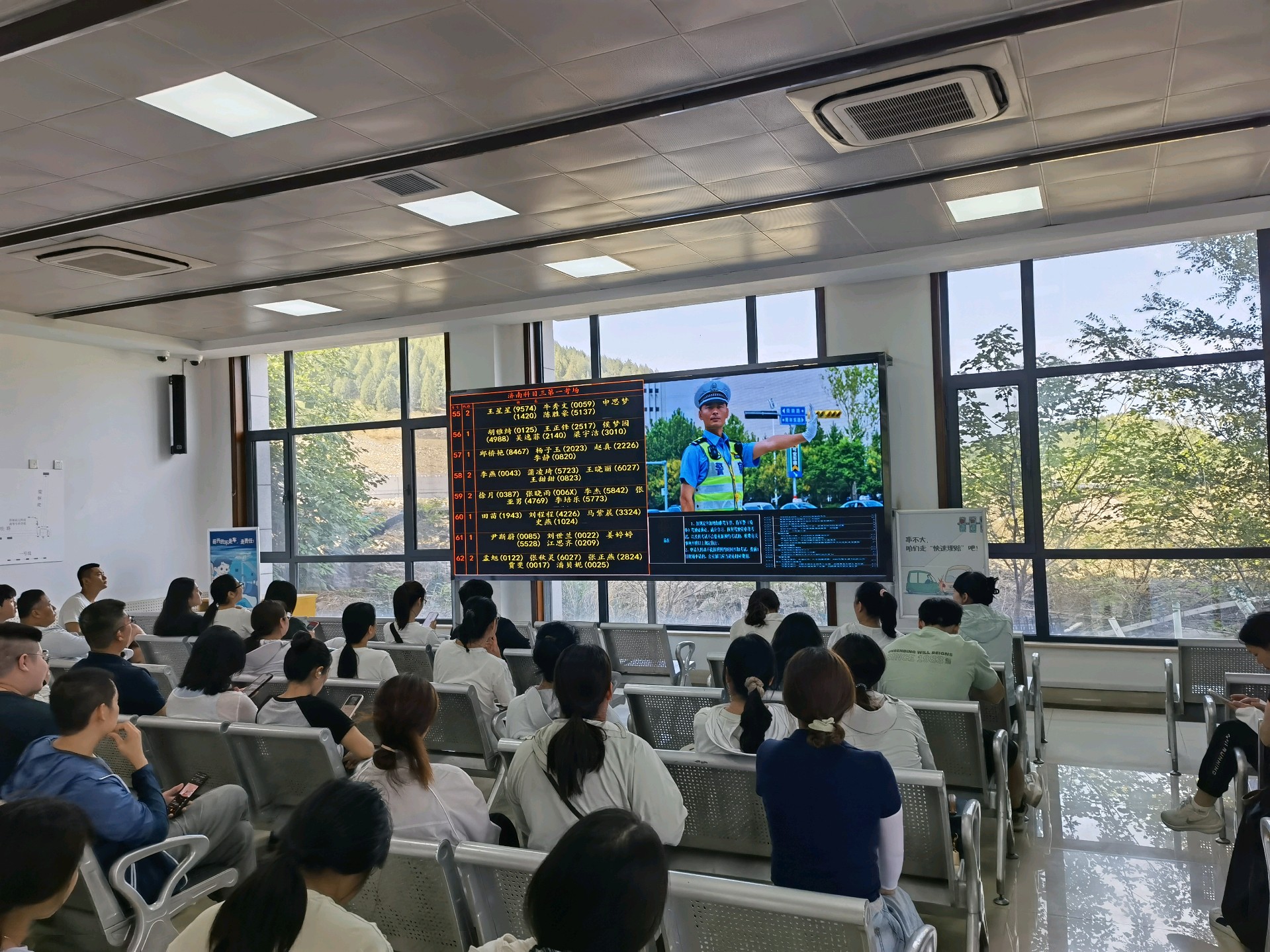 果然视频|暑期济南迎来“驾考热”，高考生成主力军