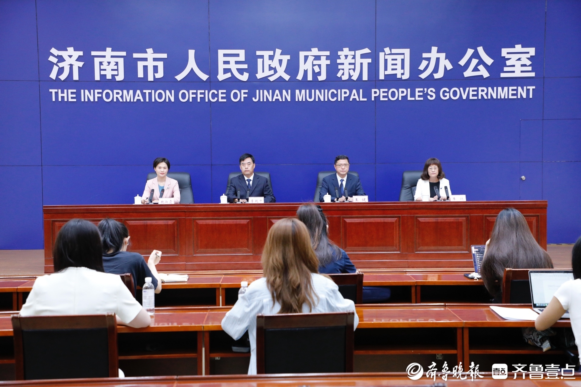 济南在30个街道综合养老服务中心设置“养老服务顾问”