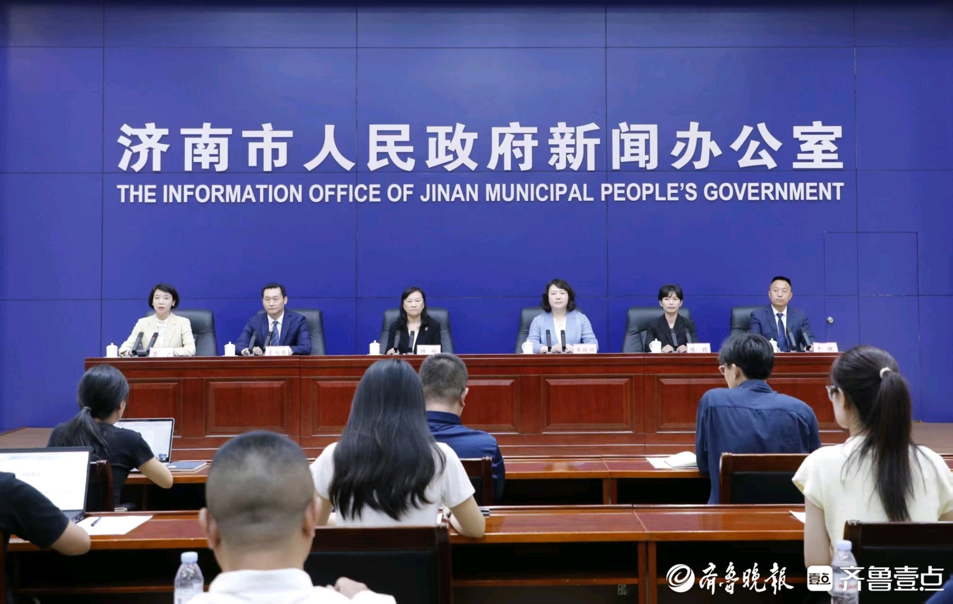 起步区推进分布式光伏开发利用，实现并网装机容量约4.4万千瓦
