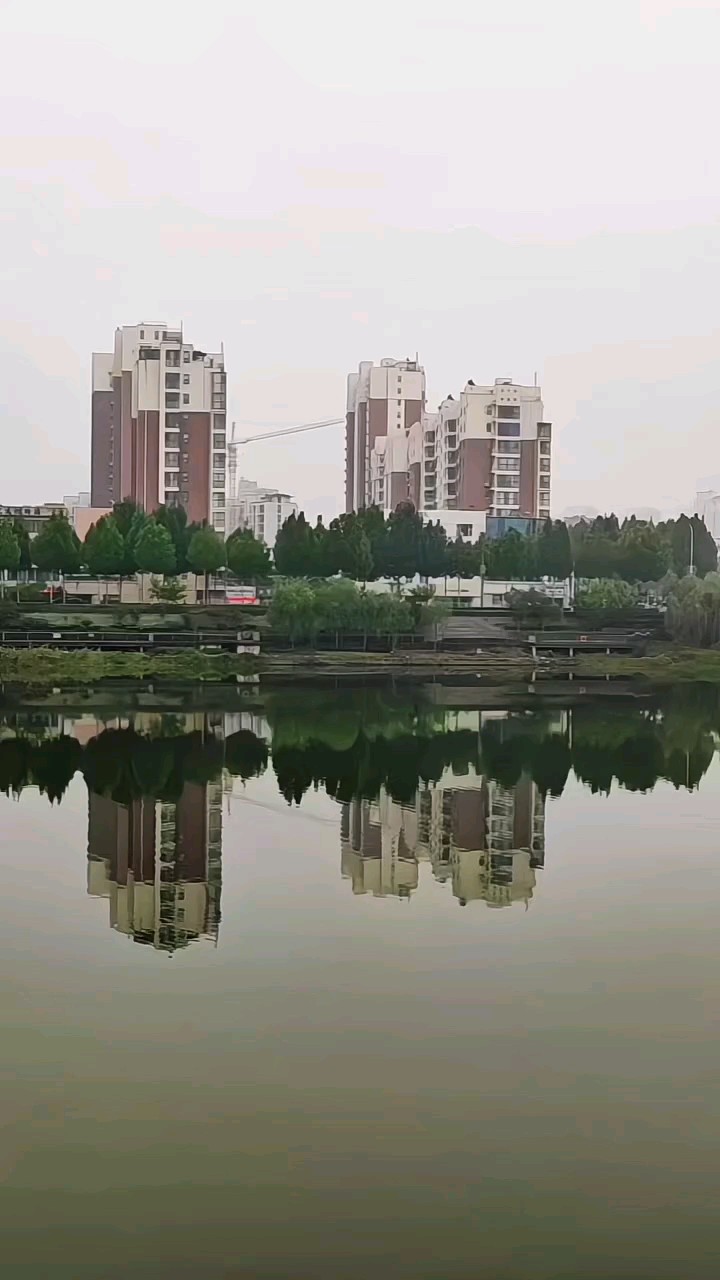 水中倒映美景～沂蒙山费县