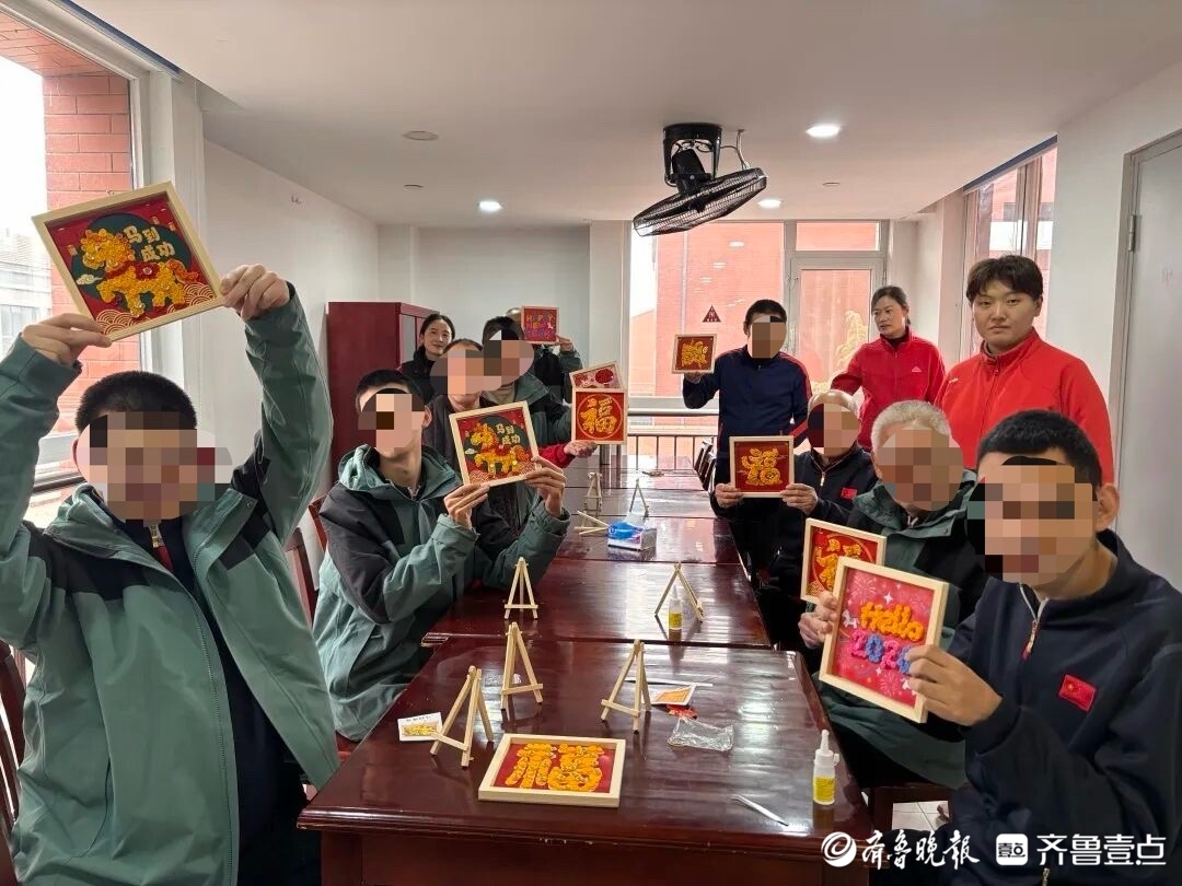 巧手迎新春，济南市社会福利院开展纽扣画创作活动