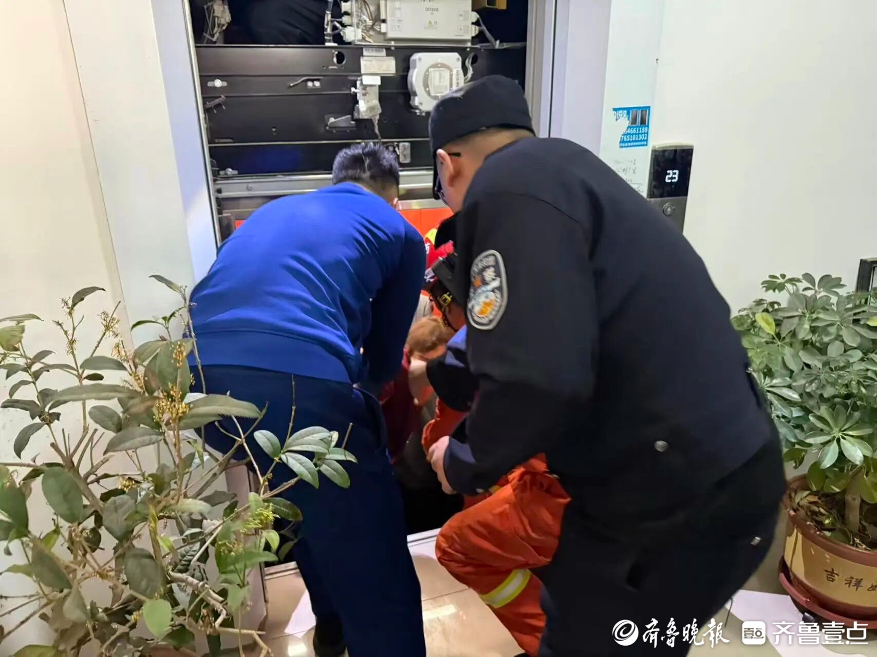 14人被困电梯18层，潍坊临朐公安大年初一火速营救！