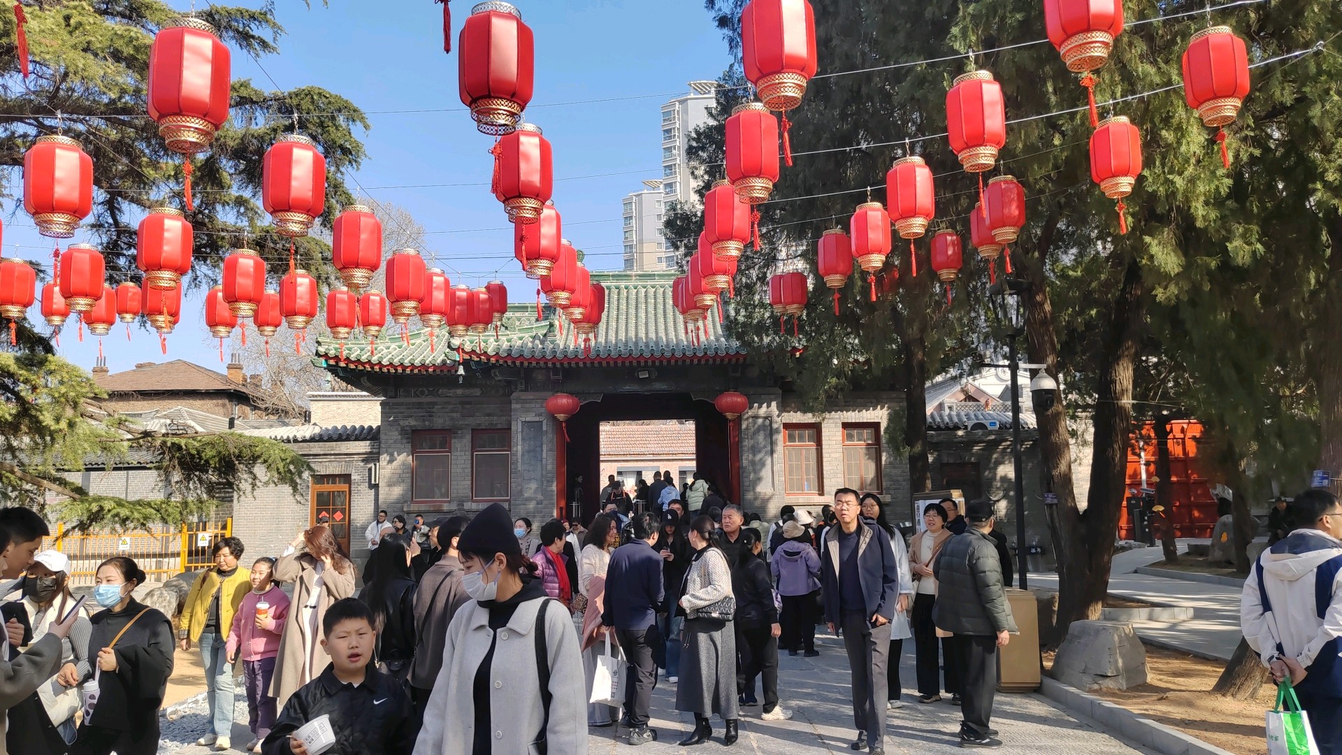 果然视频|感受传统营造技艺魅力，山东古建筑博物馆游人如织