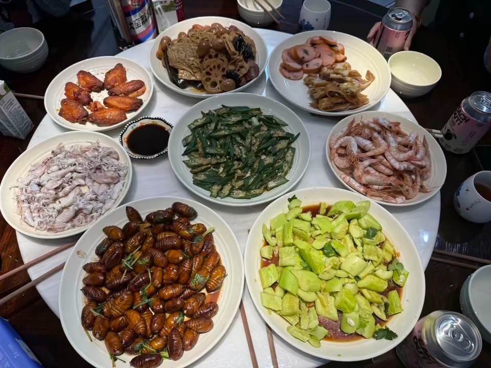 曾经是填满彼此青春不仅是朋友的人
更是彼此热烈又莽撞的见证者