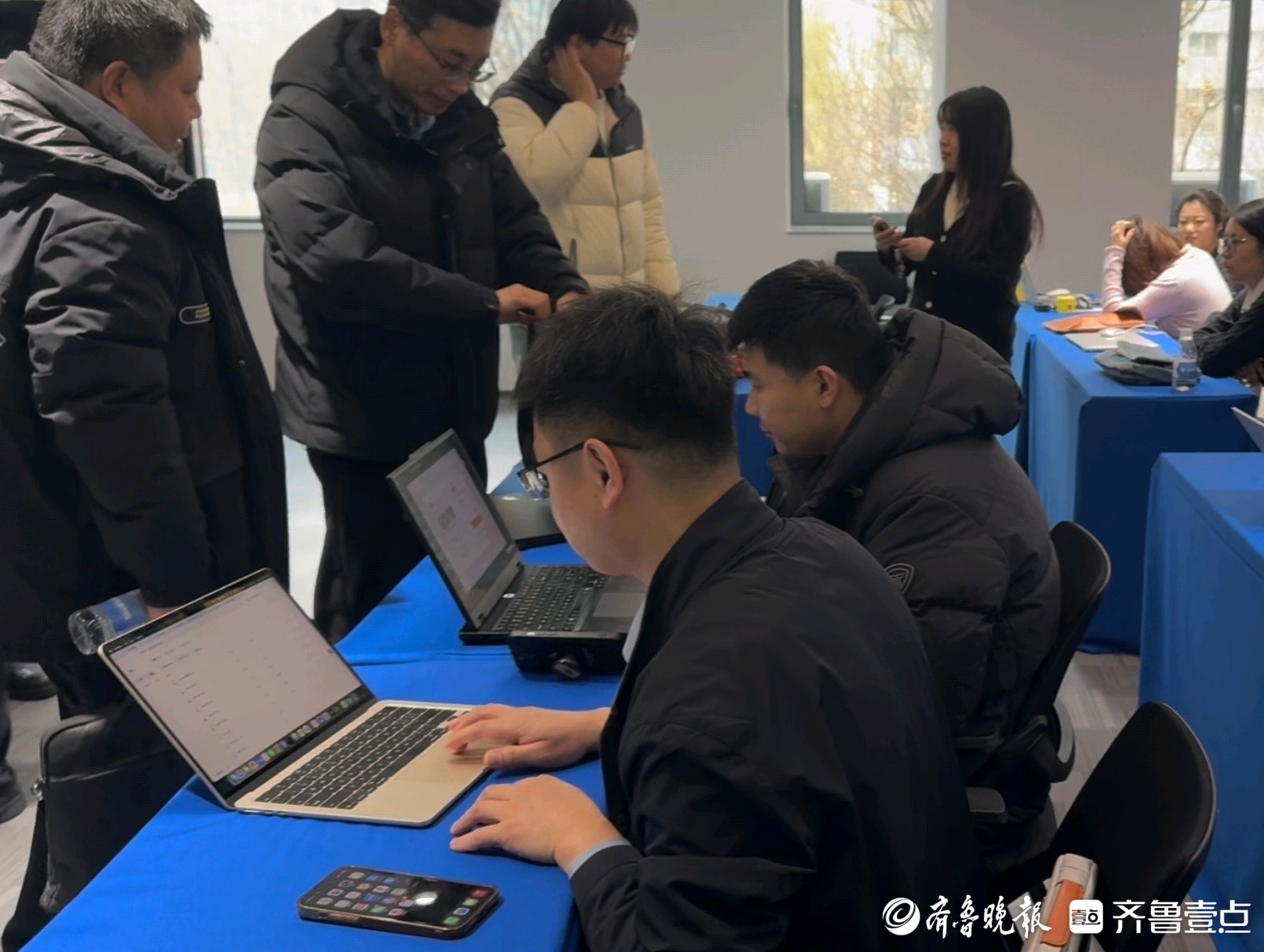 济南一地免费安装“龙虾”，四小时超百人尝鲜