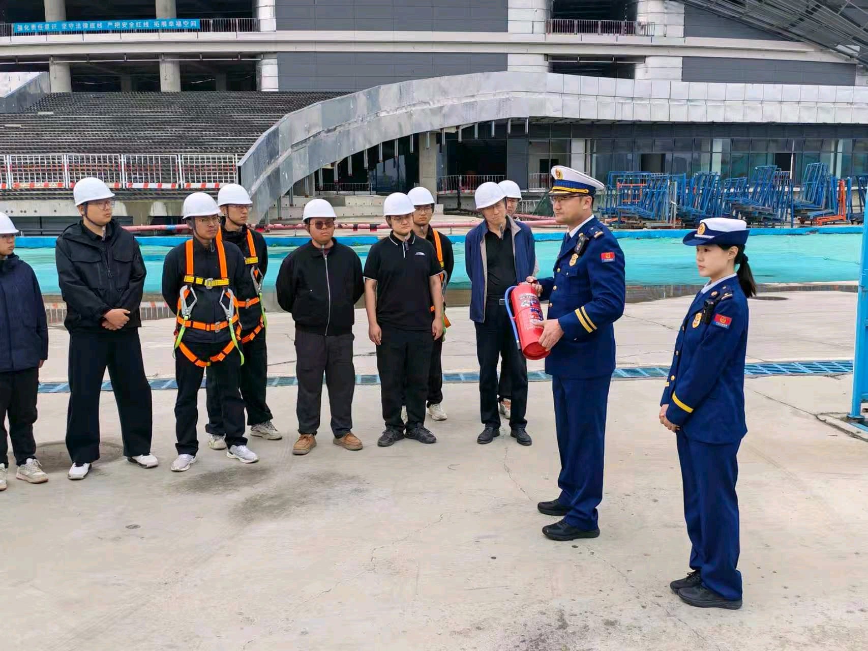 警示课堂“搬”进工地现场，济南消防用“身边事”筑牢安全防线