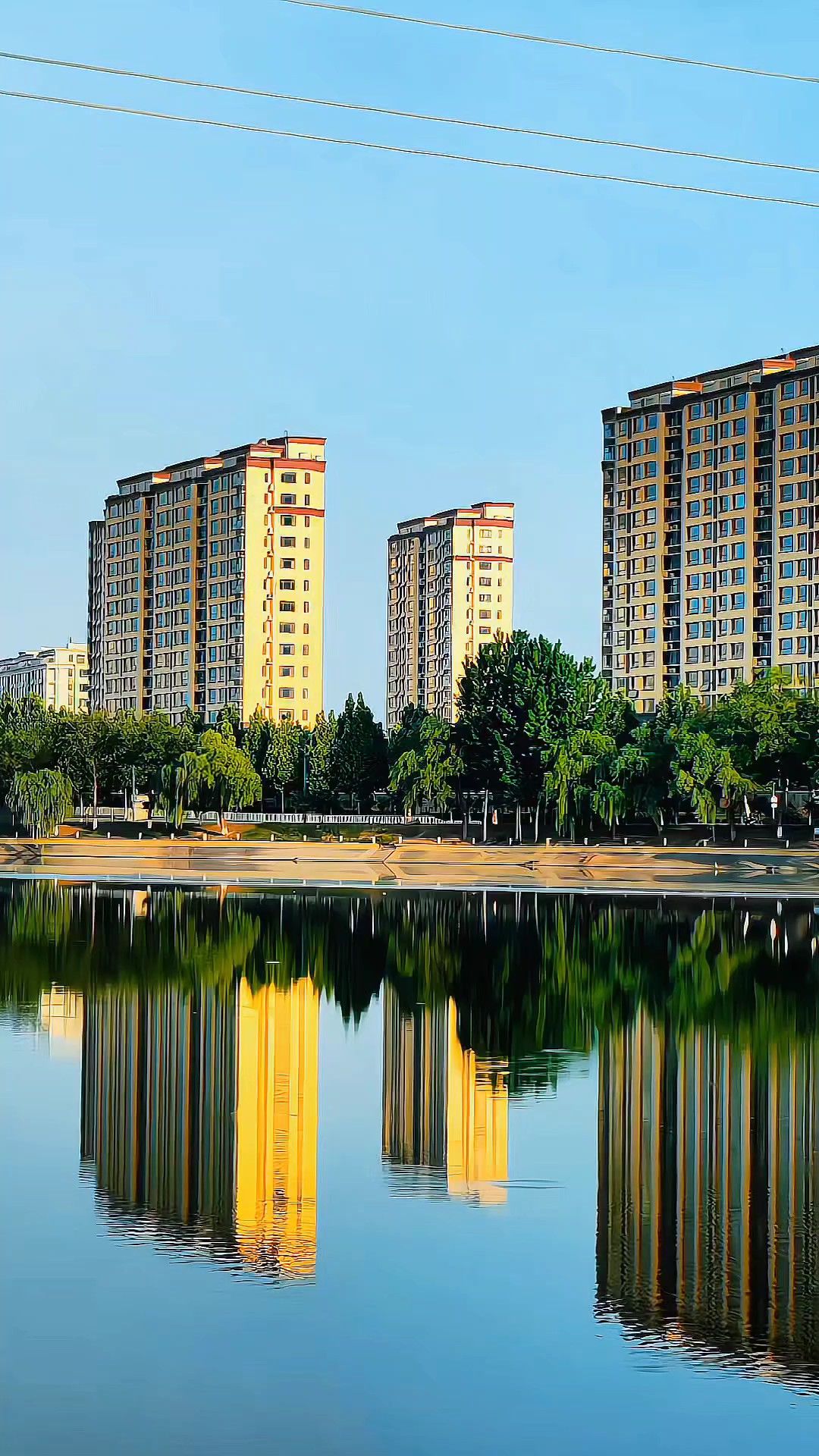 不是水乡胜似水乡，倒映在水中的沂蒙山费县