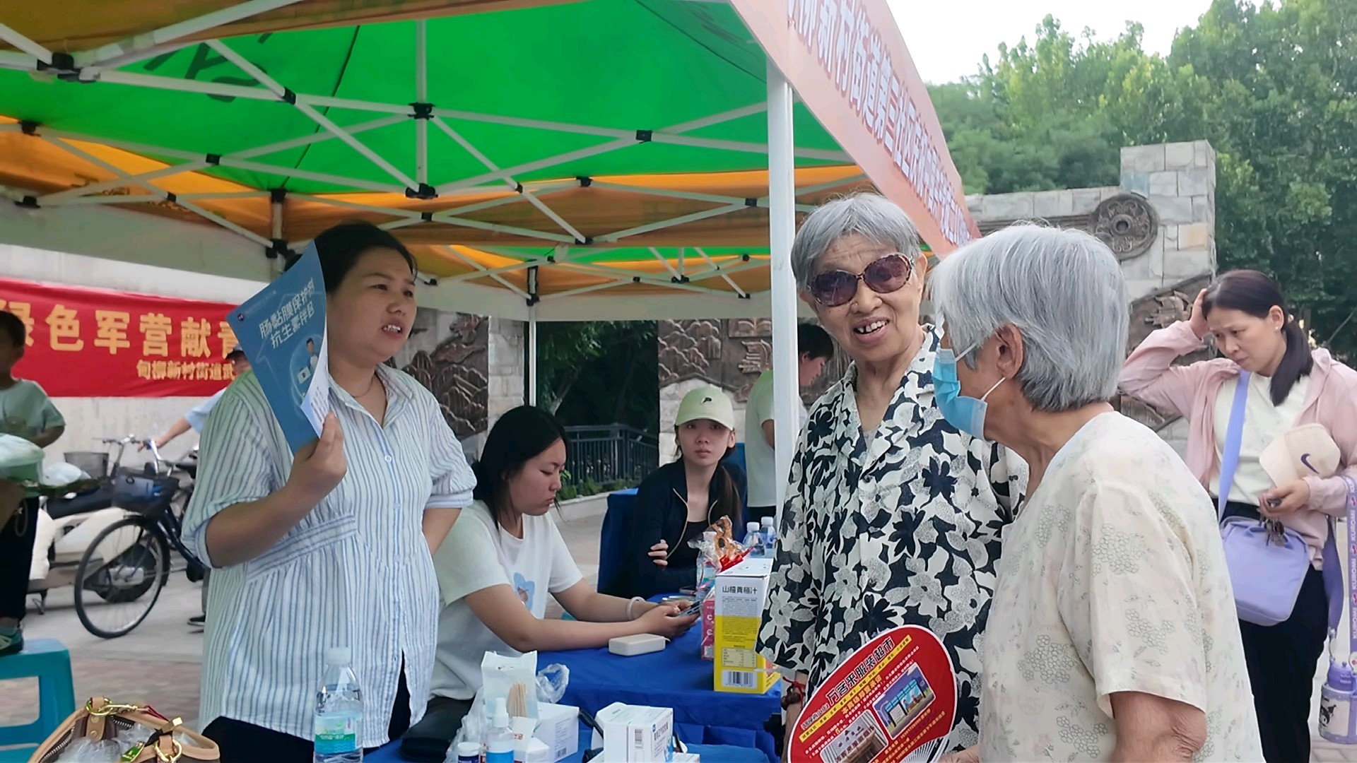 多元服务暖人心，社区文化节走进甸柳新村街道第三社区