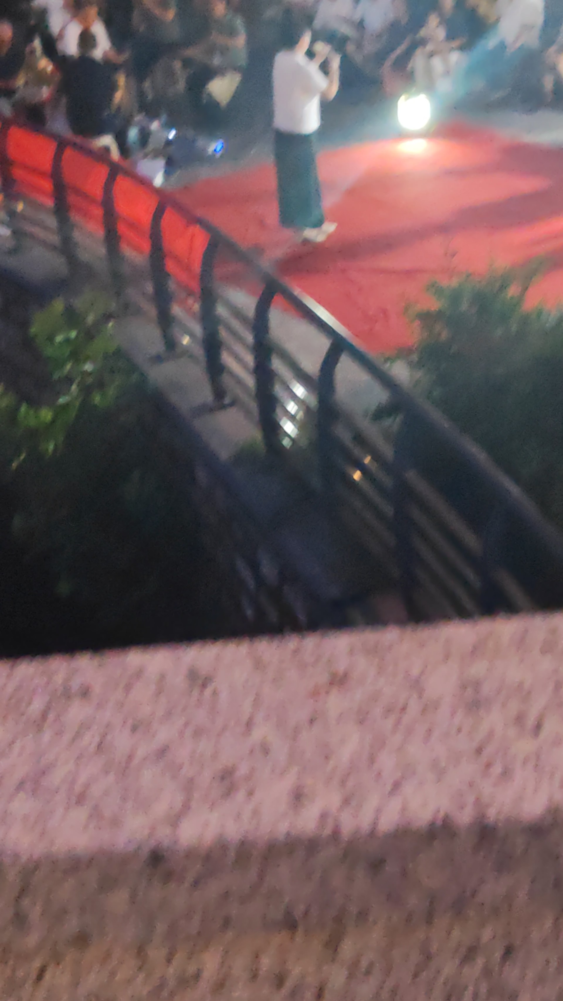 热闹的天桥西工商河，消夏纳凉好地方。