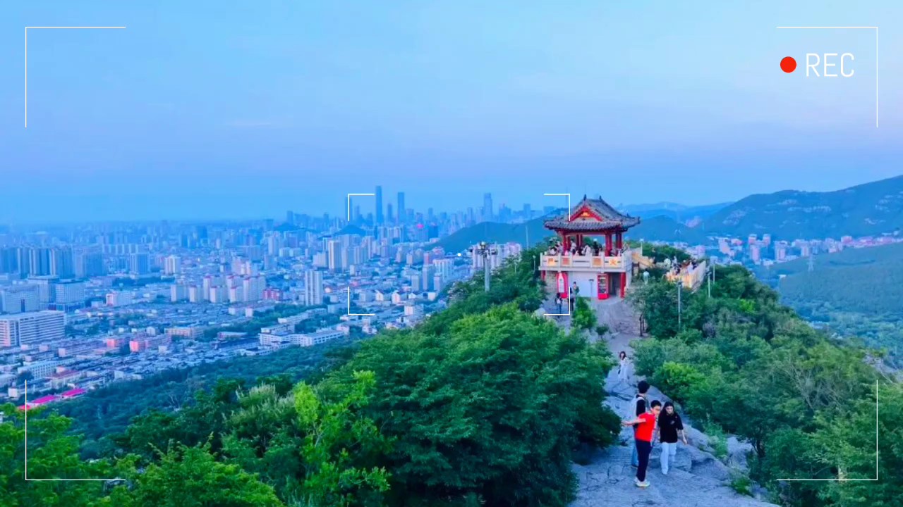 夏夜攀登千佛山，夜景美丽又迷人
