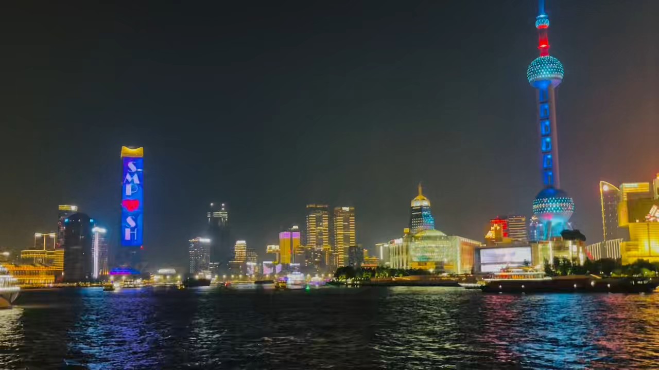 相信大上海旅游热度高，但黄浦江边上的凉意是仙境现在绝对没有的
