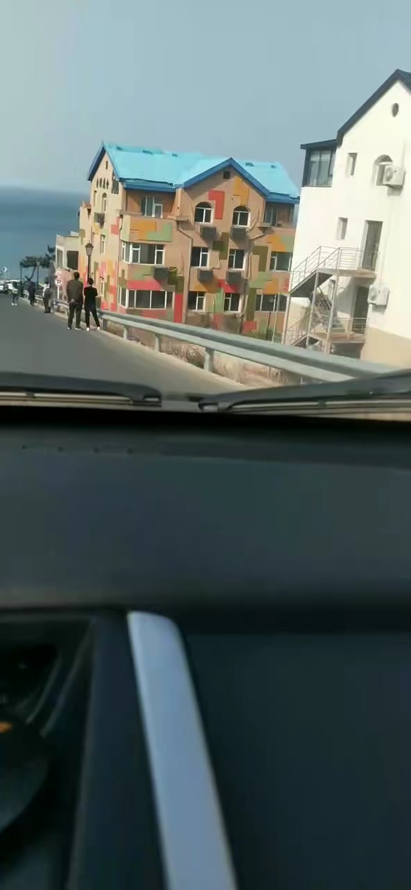 晨光漫绘火炬八街。