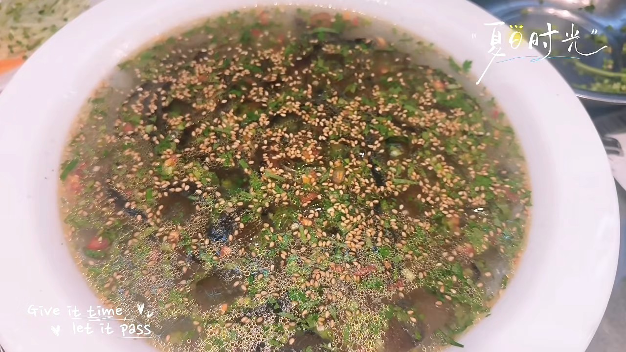 我的最爱～海蜇汤，遗憾的是雨水秒无，不见海蜇向岸边涌来…